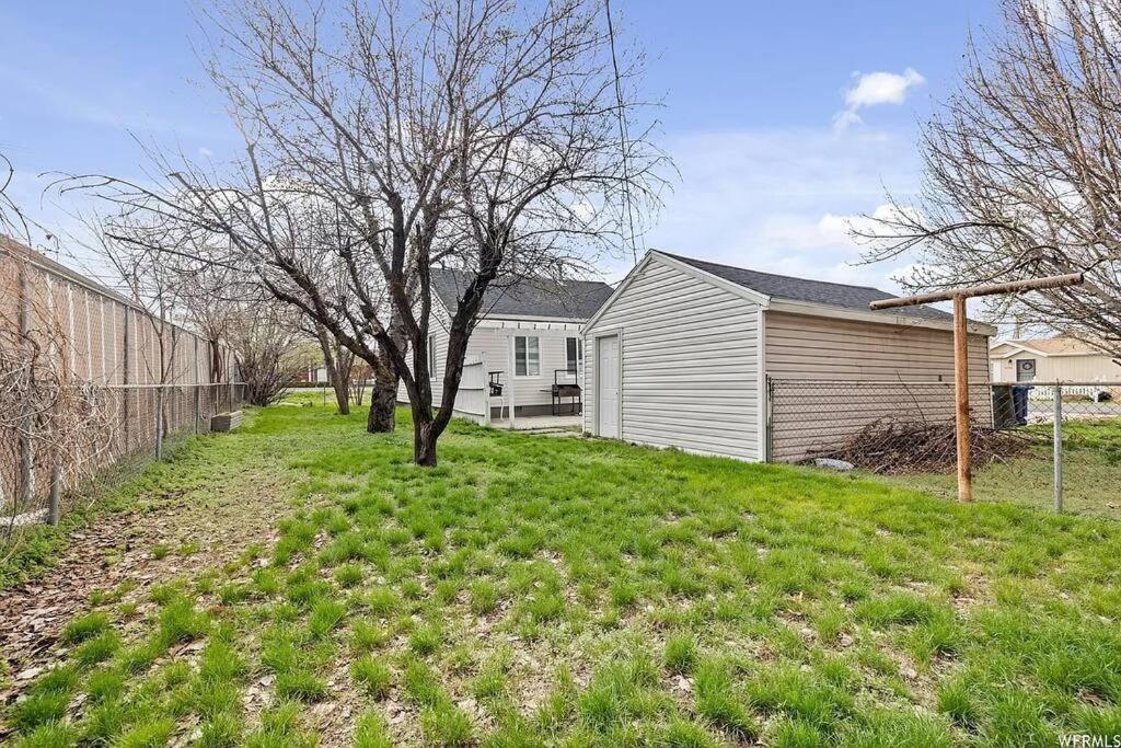 Cute Entire Small House With Large Yard! Pets Welcome! West Valley City Exteriör bild