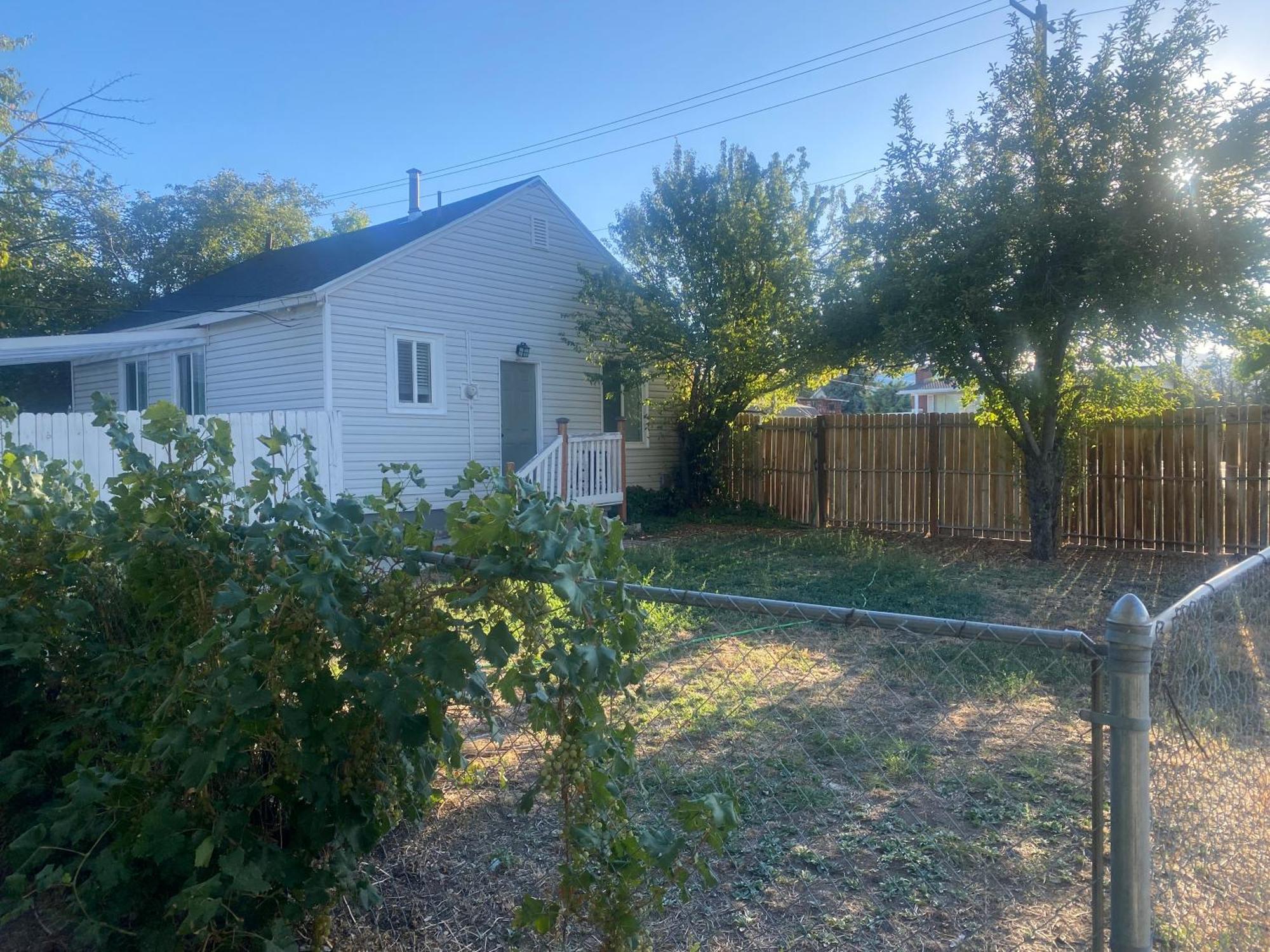 Cute Entire Small House With Large Yard! Pets Welcome! West Valley City Exteriör bild