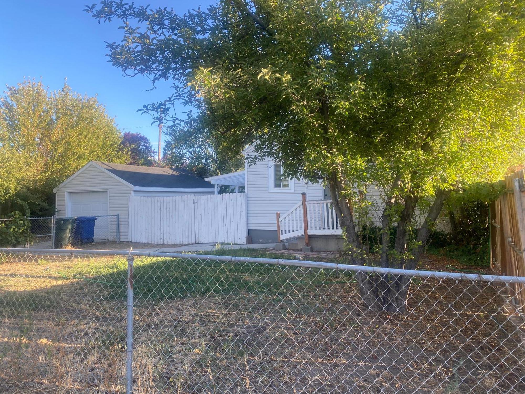Cute Entire Small House With Large Yard! Pets Welcome! West Valley City Exteriör bild