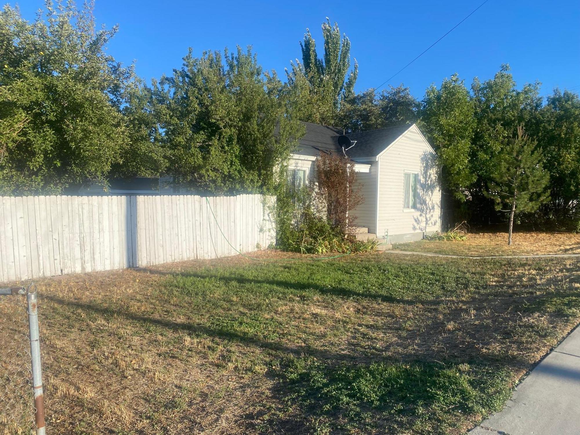 Cute Entire Small House With Large Yard! Pets Welcome! West Valley City Exteriör bild