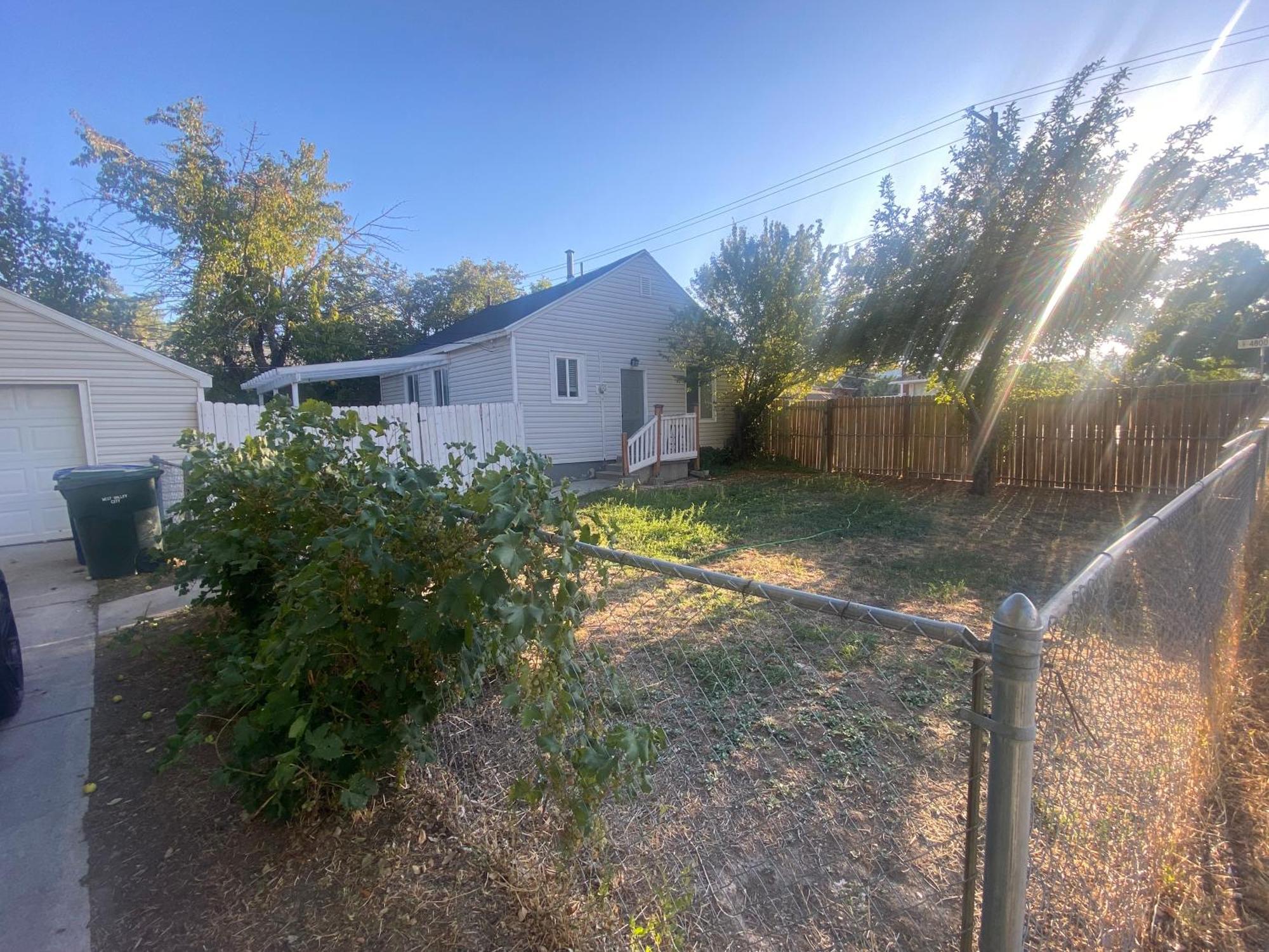 Cute Entire Small House With Large Yard! Pets Welcome! West Valley City Exteriör bild