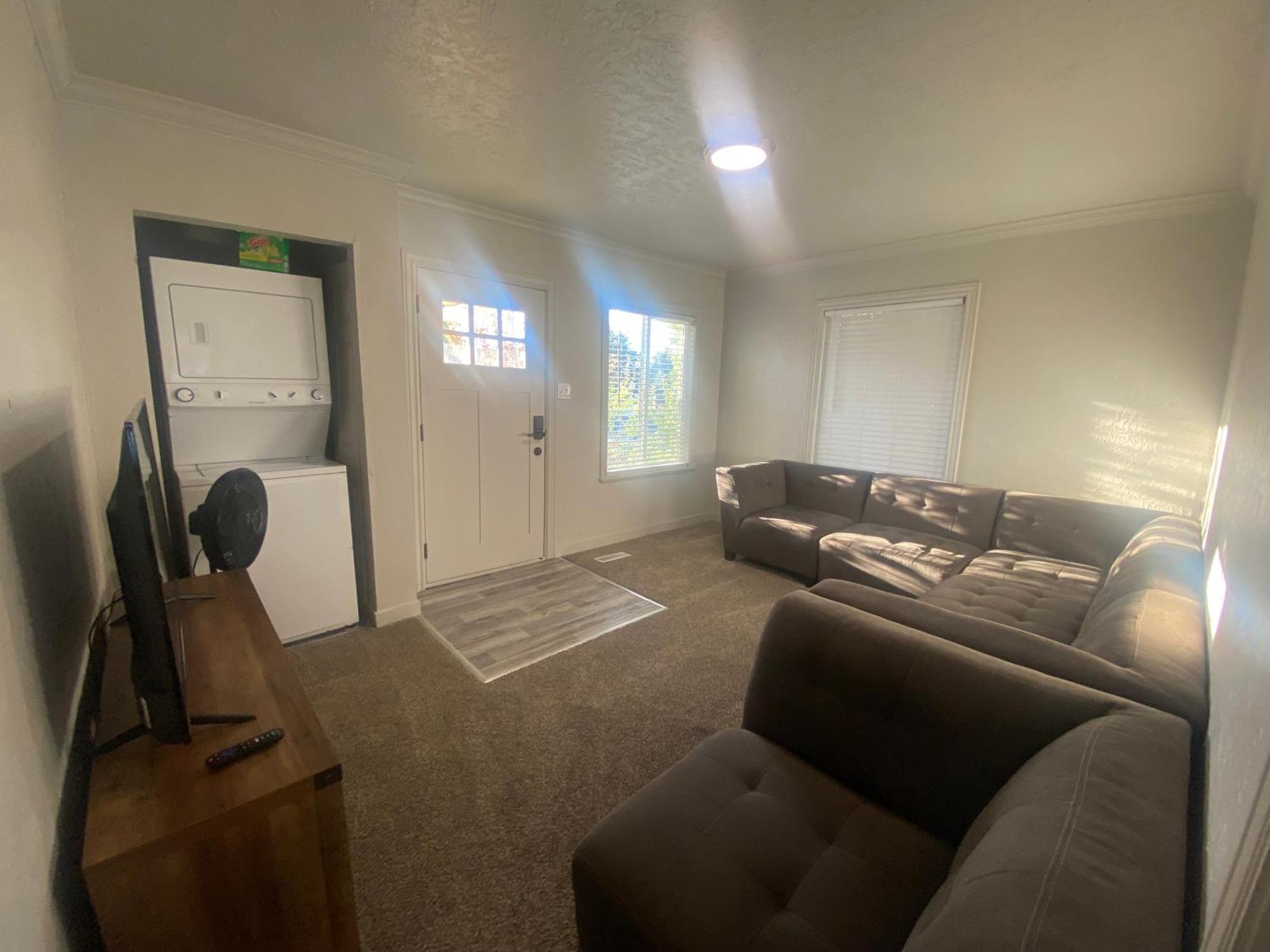 Cute Entire Small House With Large Yard! Pets Welcome! West Valley City Exteriör bild